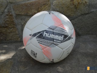 Футболна топка Hummel