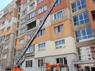 Услуги с автовишки, строителни ремонти, рязане на дървета и др.