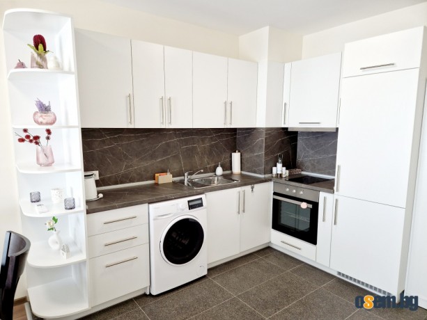 Двустаен апартамент за 5 човека за нощувки с паркинг в Комплекс Папая,...