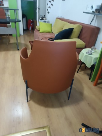 Продавам светло кафяво кожено кресло