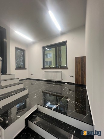 Офис под наем в Бизнес център ГРАФИТ 61 кв.м.